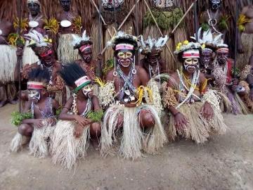 50 Reasons To Travel In Papua New Guinea The Abelam People Of Kanganamun Village In Traditional Dress, Maprik, East Sepik Province Mateos Alois, Sepik Adventure Tours