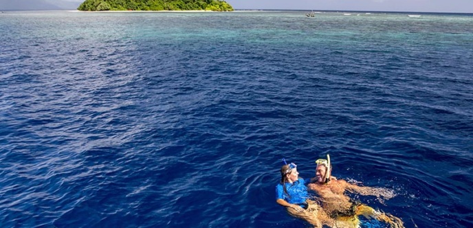 Couple Tourists Snorkeling East New Britain Papua New Guinea