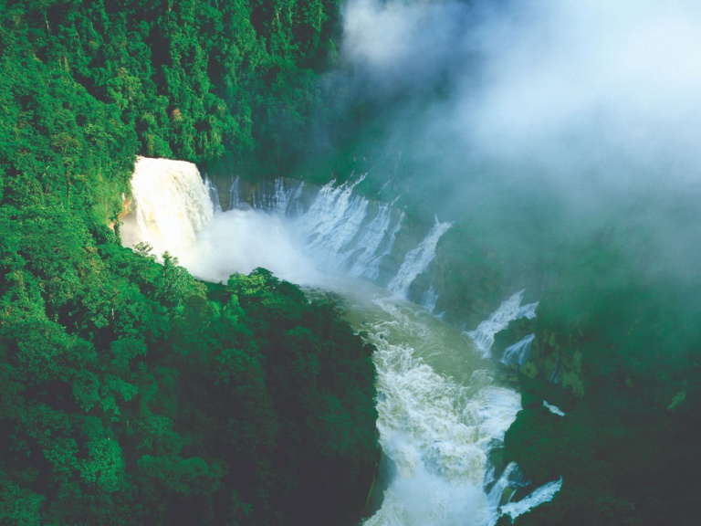 Wasi Falls, Southern Highlands Province.