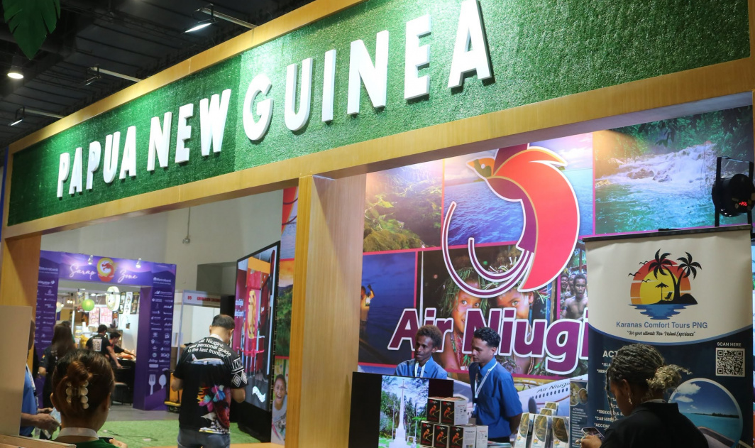 Air Niugini Papua New Guinea Exhibit Travel Madness Show 1